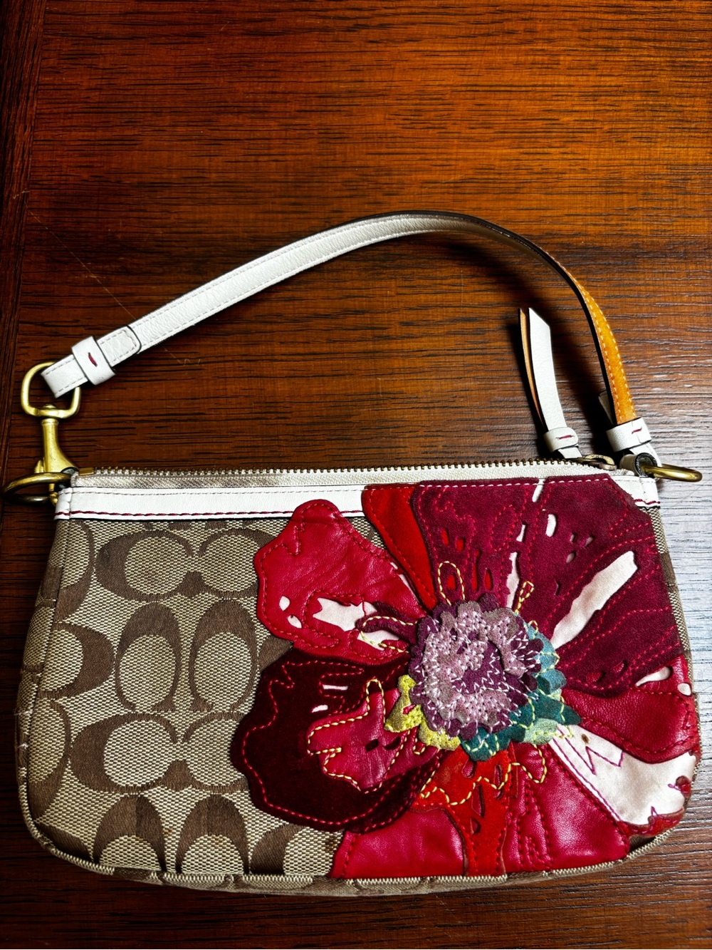 VTG Coach Signature Shoulder Bag with Red and Pink Floral Applique - Picture 3 of 12